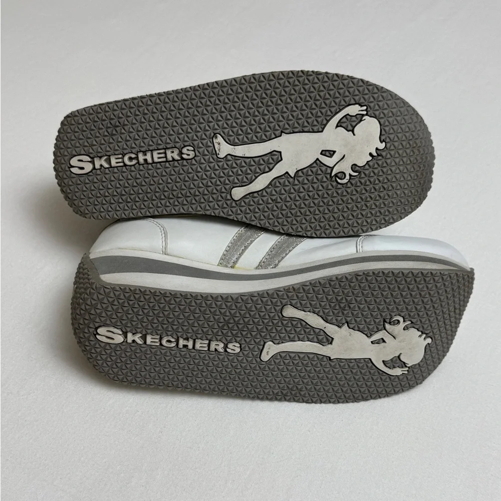 Vintage Y2K Platform Skechers Silver & White Heart Charms Size 9 Retro 90’s